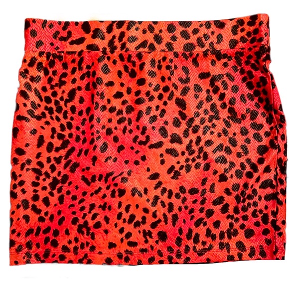 🔥HP🔥Red Leopard Print Bodycon Mini Skirt - Picture 2 of 3